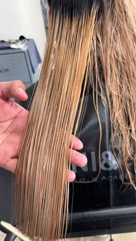 Mình được bạn giới thiệu cho sp sử lý những tóc khô sơ & ( tóc tẩy khá hiệu quả ae ạ)#xuhuong #GocLamDep #nhuomtoc #tocdep #nhuộmtocsaigon #salon 