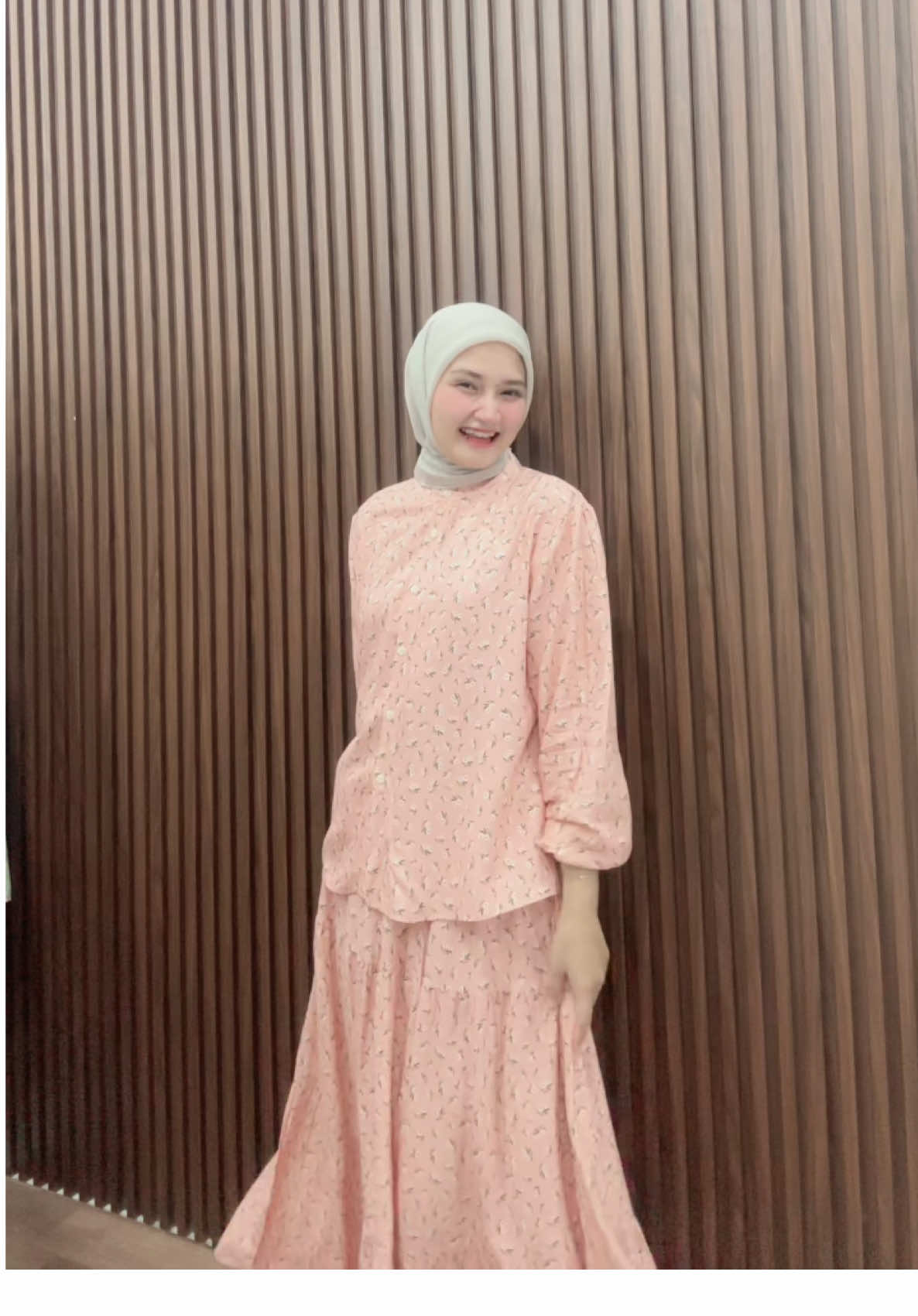 JOIN LIVE YUK!😍🔥 #fashionstyle #ootdhijab #rayonviscosepremium #gamisrayon #setelanrok 