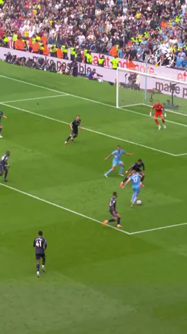 A dramatic winner for Man City against Aston Villa? Where have we seen that before? 🤔 #PremierLeague 