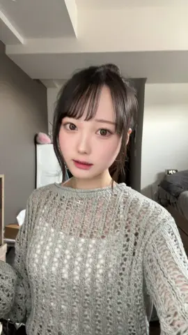 chatGPTに私の恋愛傾向きいたら、、 ･溺愛、一途、優しい ･不安になった時寄り添ってくれる ･ユーモアがある ･男らしい見た目 ･隠されるのが嫌い らしい。 全部バレてる。詰んだ。