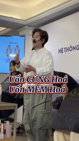 Khi nào nên lựa chọn uốn CỨNG HOÁ- MỀM HOÁ? Cô Hương Đặng-GĐKT ATS sẽ giải đáp cho ace salon và tỉ lệ pha trộn ra sao để đạt được hiệu quả cao nhất giữa các nồng độ thuốc uốn ATS. Hãy cũng theo dõi video hướng dẫn từ cô nhé #HuongDang #ATS #uốnats #uốntoc #uốncứnghoá 