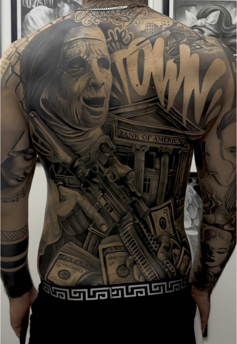 FULL BACKPIECE INFO IG: IOSONOLOBBO #iosonolobbo #tattooroma #chicano #realistictattoo #tattoo #backpiecetattoo #thetown2023 @🦅🦅🦅🦅🦅 
