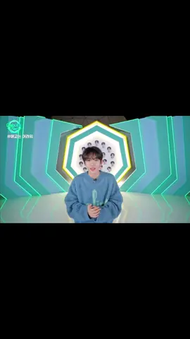 顔隠しミンジェ集🐶 困った時とか戸惑ってる時とかにこのポーズしがちだよね🙂‍↕️ #김민재 #キムミンジェ #kimminjae #뉴키즈 #newkids #おすすめ #fyp 