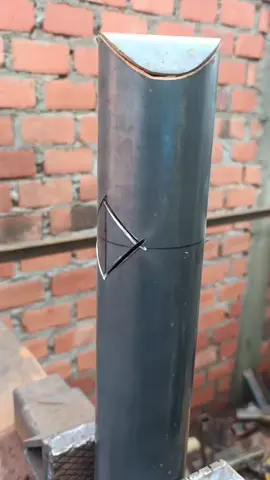 pretty good idea for combining square corner and round tube #welding #welder #weldernation #weldinglife #welderfeels #welders #migwelding #laserwelder #laserwelding #frictionwelding #diy #diyproject #technique #skill #idea