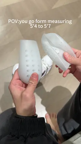 Get those extra centimeters of height in an unnoticed way🤫.Grow from 2 to 4 cm with this silicone insole, which also reduces back pain😌. . . . #height #stature #tiktokmademebuyit