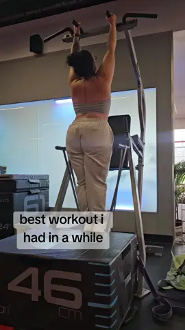 #backworkout #backworkouts #backworkoutforwomen #assistedpullups #pullups #barbellrows #latpulldowns #latpulldown 