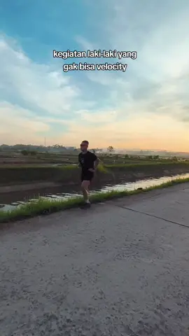 Running Drill🏃‍♂️👏 #Running #runner #binsik #pelarikonten #fouryou #berandatiktok #xybca #fyp 