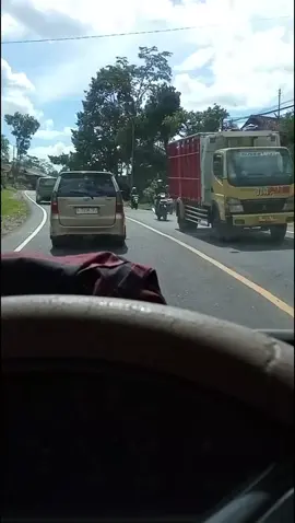 bendino lewat tugu biawak sing lagi viral.