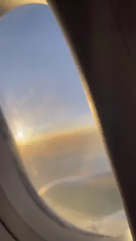 window seat + sunrise/sunset = 🫵🤩 #citilink #windowseat #fyp #masukberanda 