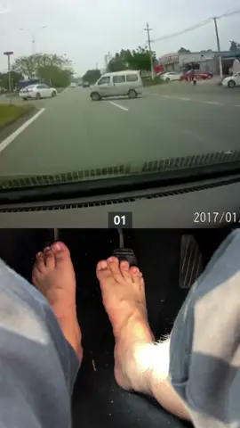 What should I do if my brakes fail while driving?#tips #car #carsoftiktok #cars