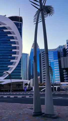 City views>>> #travel #citylife #skyscraper #skyline #rooftop #sunsets #dohaqatar🇶🇦 #dubai #itinerary #thingstodoindoha #traveltiktok #ugc #ugctravel 