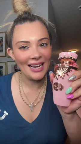 Smell good Women's Perfume #perfumetiktok #womensperfume #parati #viral #perfumetiktok #perfumetok #perfumes #perfumecollection #smellgood #parati #viral #fyp #luxury 