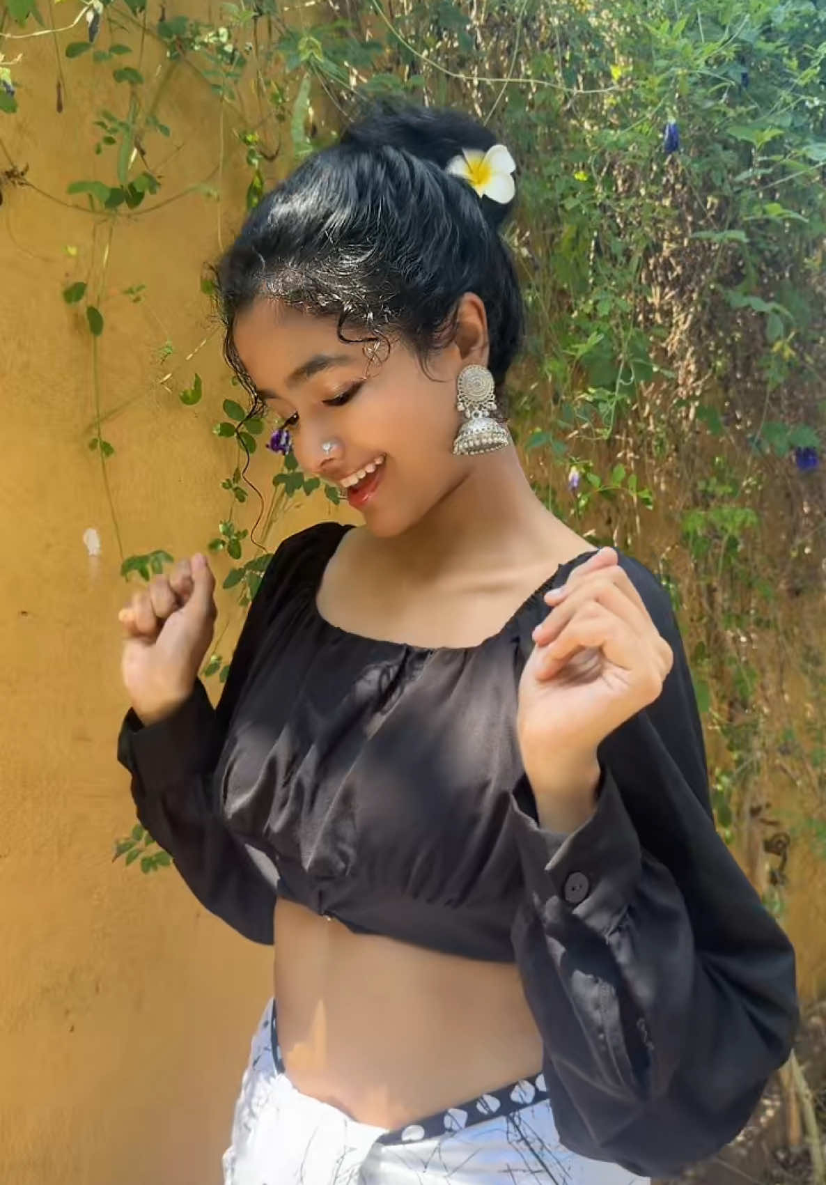 Haven’t checked the full version yet? 😌❤️ Link in Bio!  ජෝඩු දාලා යන්න එන්න!!!🩷.  #fypシ #fyp #fypp #foryoupagе #viral_video #onemillionaudition #music #srilankan_tik_tok🇱🇰 #tiktokviral #awurudu #jodudalayan #gajindufonseka #viral 