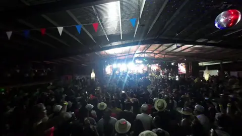 El cumpleaños de Alfredo Escudero como nunca la habías visto. Agradecemos al equipo de trabajo por hacernos parte de este evento tomada con agilidad y precisión de nuestro dron FPV, en esta cobertura especial. #DroneFPVCoverage #AlfredoEscudero #VideoCreativo 