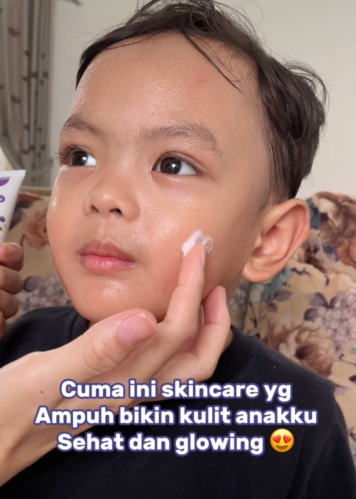 Cuma ini skincare yg ampuh di anakku bun! 🥹 Combo glowing dari Purela, yg bikin kulit si kecil sehat, mulus dan glowing merata ☺️ Yuk bunda cobain manfaatnya juga, klik keranjang kuning! 🤗 #BrandOfTheMonth #purela #skincarebabyandkids 