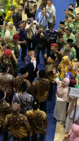 Bapak @Anies Rasyid Baswedan di acara syawalan dan silaturahmi keluarga Besar Muhammadiyah Kota Yogyakarta di Universitas Muhammadiyah Yogyakarta hari ini 23 April 2025 . . #aniesbaswedan #effect #fyp #indonesia #sobatmudamendunia #umy #mahasiswa #jogja #muhammadiyah #mahasiswi #1446h 