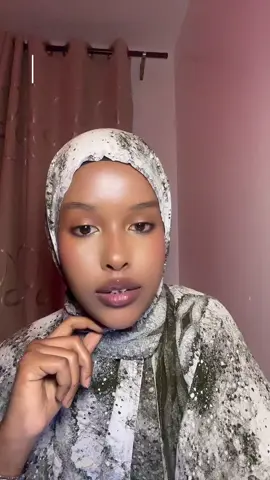 Udir arday from 1 ilaa 4 wu anfacayaa also follow me for more 💕 #somalitiktok #fypシ゚ #studentsin🇸🇴 #ciyaalxamar #universitylife #highschoollife #xamarcadey🇸🇴🇸🇴🇸🇴🇸🇴 #fyp #somalilandtiktok💚🤍❤ #callingouteveryone #blowup #nairobitiktokers #viral_video #goviral #fyppppppppppppppppppppppp  