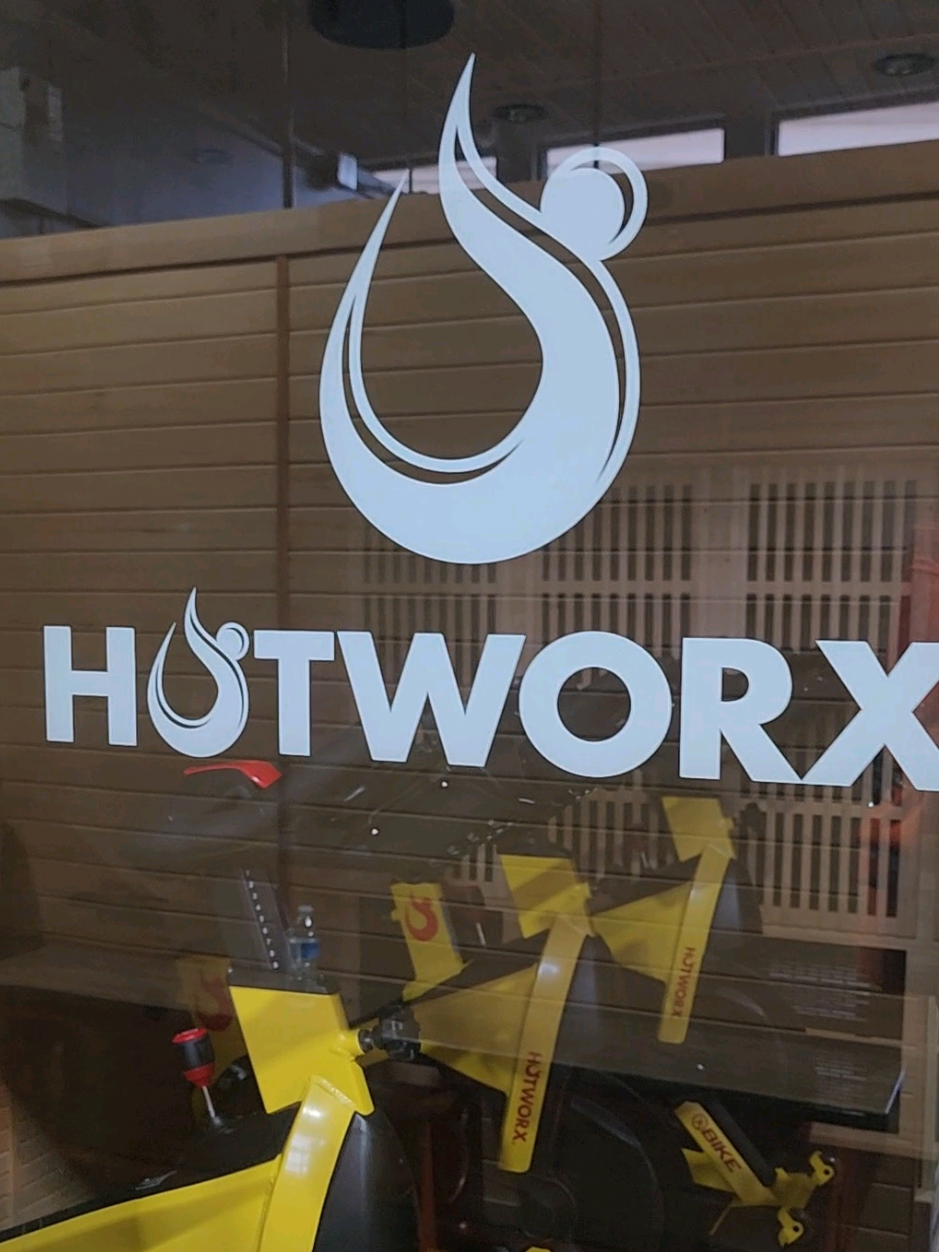 Thanks to @HOTWORX  for inviting me to share my experience! 🔥🧘🏿‍♀️ If you are looking for a unique and challenging workout, this is the place to be! Tip: Please come hydrated because you will sweat a lot! #hotworx #hotworxdallas #sauna #hotyoga #hotyogadallas #dallascontentcreator #dallasinfluencer 