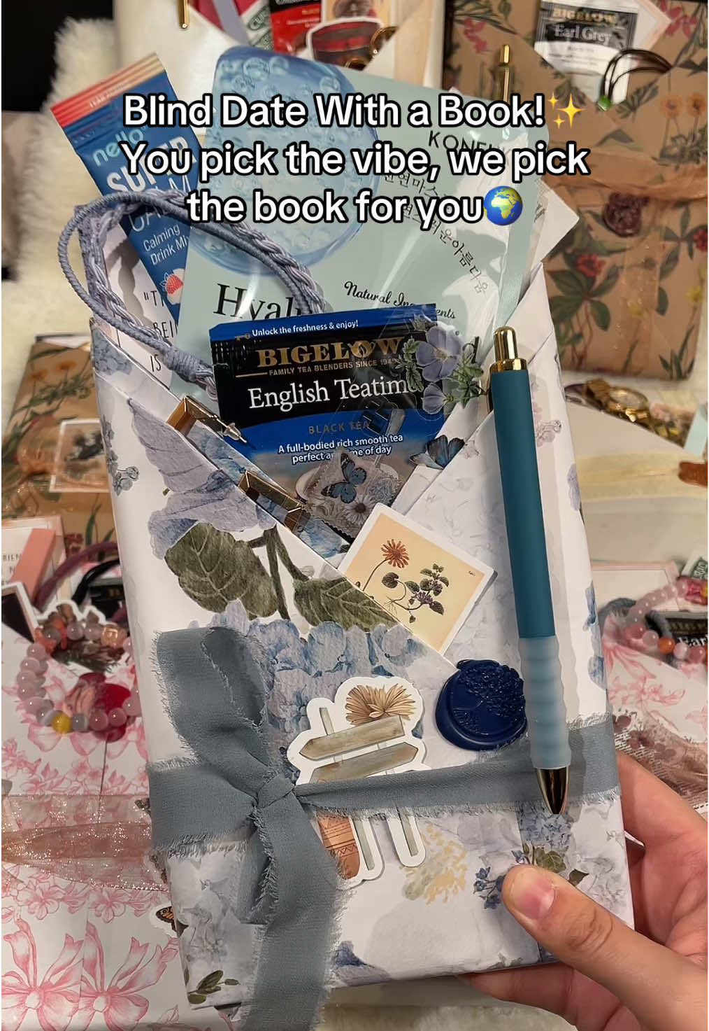 Get your Mother’s Day Gift today!💫✨⚡️#mothersdaygift #BookTok #book #blinddatewithabook #blinddate #bookrecs #newyorktimes #mothersday #giftidea 
