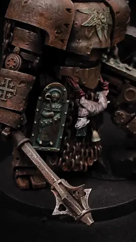 Getting closer to having this big boi finished  #trenchcrusade #shrineanchorite #grimdark #miniature #miniaturepainting #wargaming 