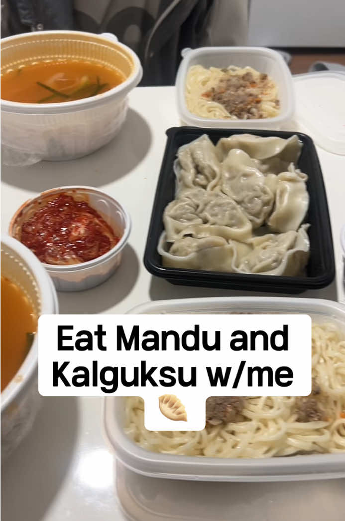 I look a mess but this meal was ok mby cuz it was a delivery lol my bf b thinking everything we’ve ordered for delivery is mid asf here #mukbang #mandu #kalguksu #koreanfood 