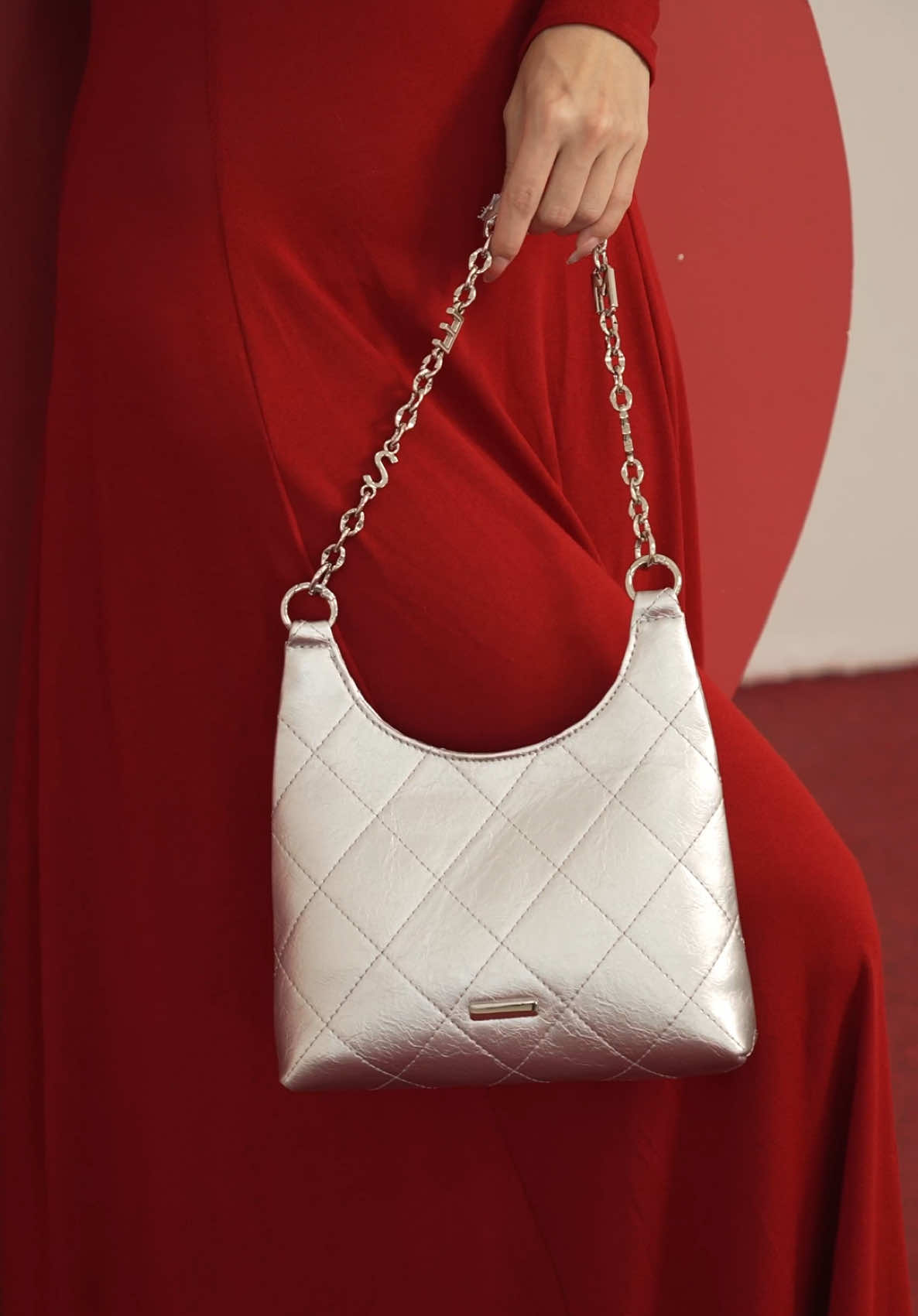 Luna Bag với thiết kế cực bling-bling ✨✨