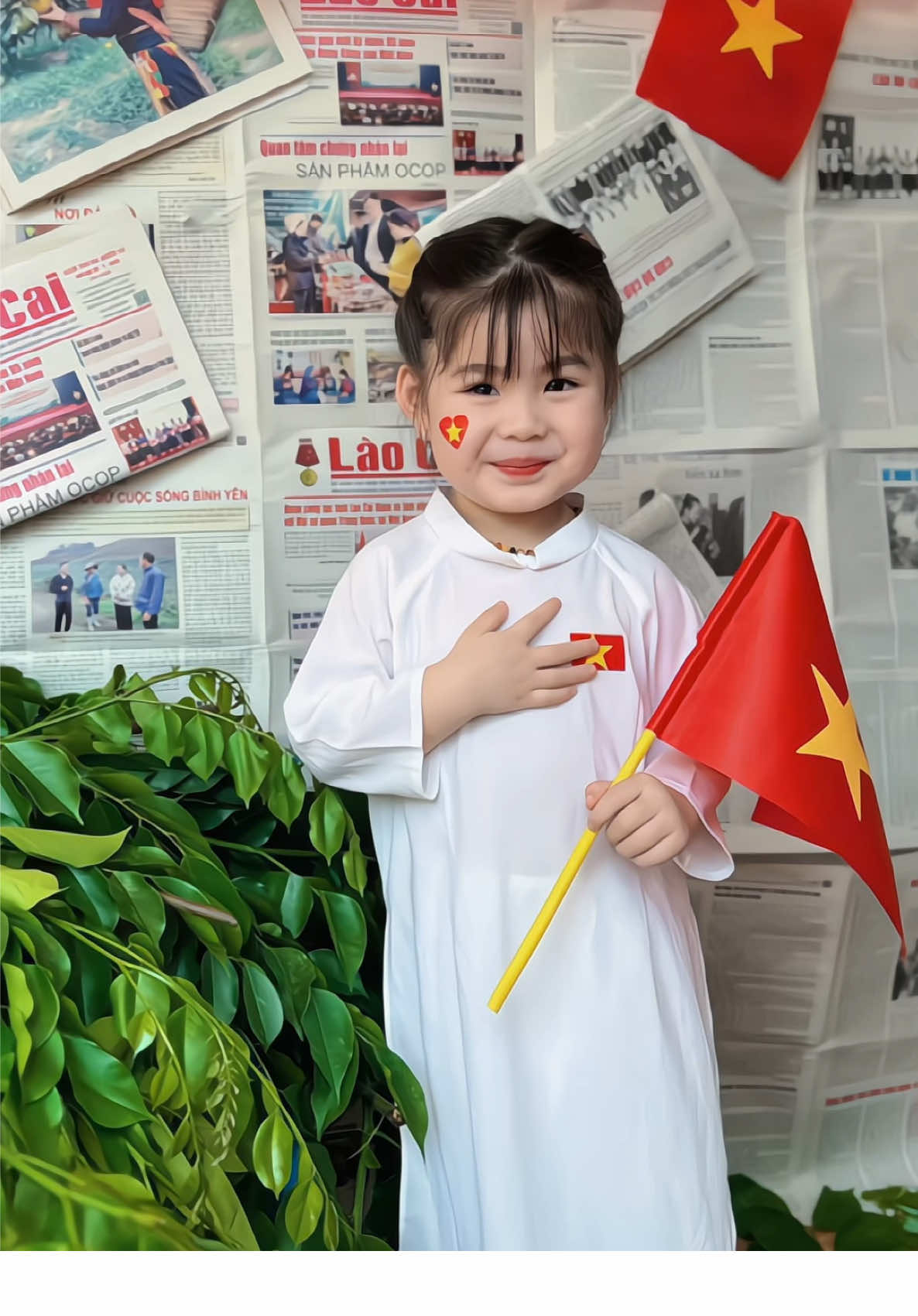 Tự hào người Việt Nam 🇻🇳 Nhi đồng hướng về Tổ Quốc độc lập - tự do muôn năm ❤️ #50namgiaiphongmiennnam🇻🇳  #vietnamtoiyeu  #embedangyeu 