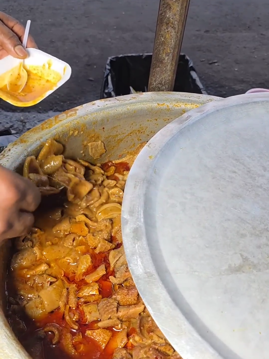 200 nahi, sirf 20 rupay me mil raha bhoti mutton – yeh kaise possible hai? 😱🍖 #Foodie #foodbloggers #trending #indianstreetfood #muttonlover 