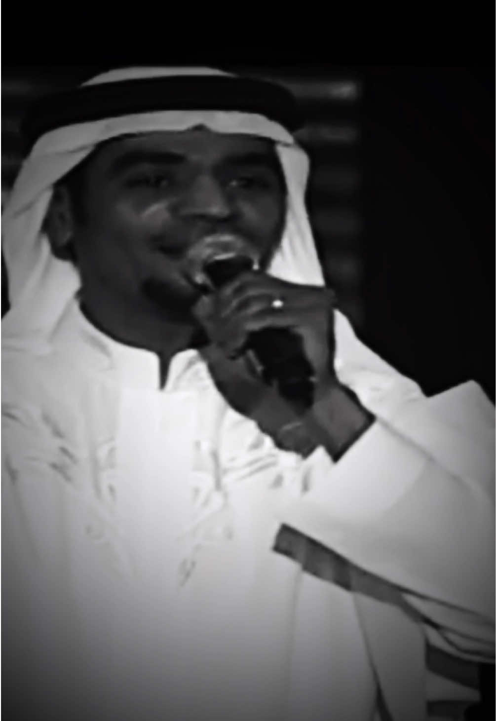 الورد ماكل من يشوفه .. يشمّه 👌🏼👌🏼👌🏼👌🏼 
ً#رابح_صقر #rabehsaqer 