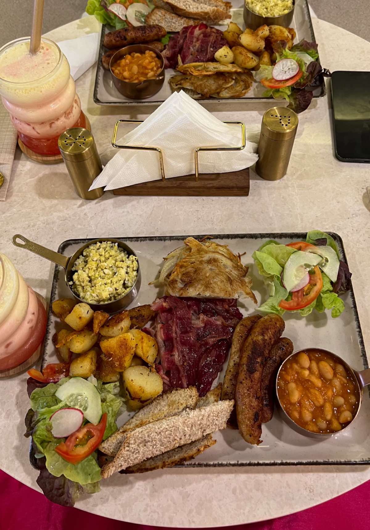 MeRAKI Brunch almadies 📍 Tout ce plateau est à 9000f 