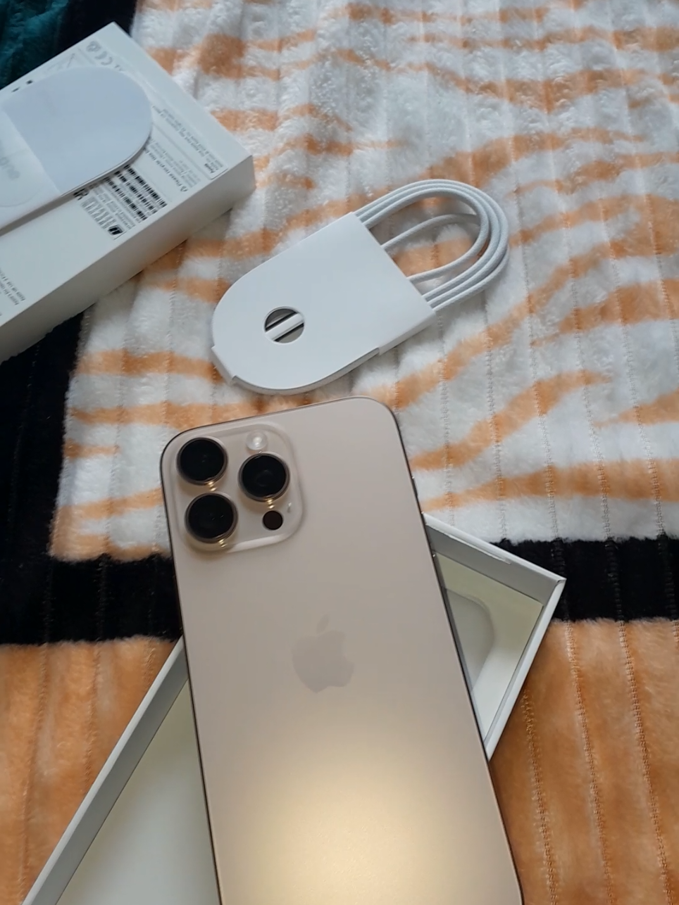 Daddy jayjay gifted himself an iphone 16 Pro Max #everyone #foruyou #menoblackmedia #fyi #viralvideos 