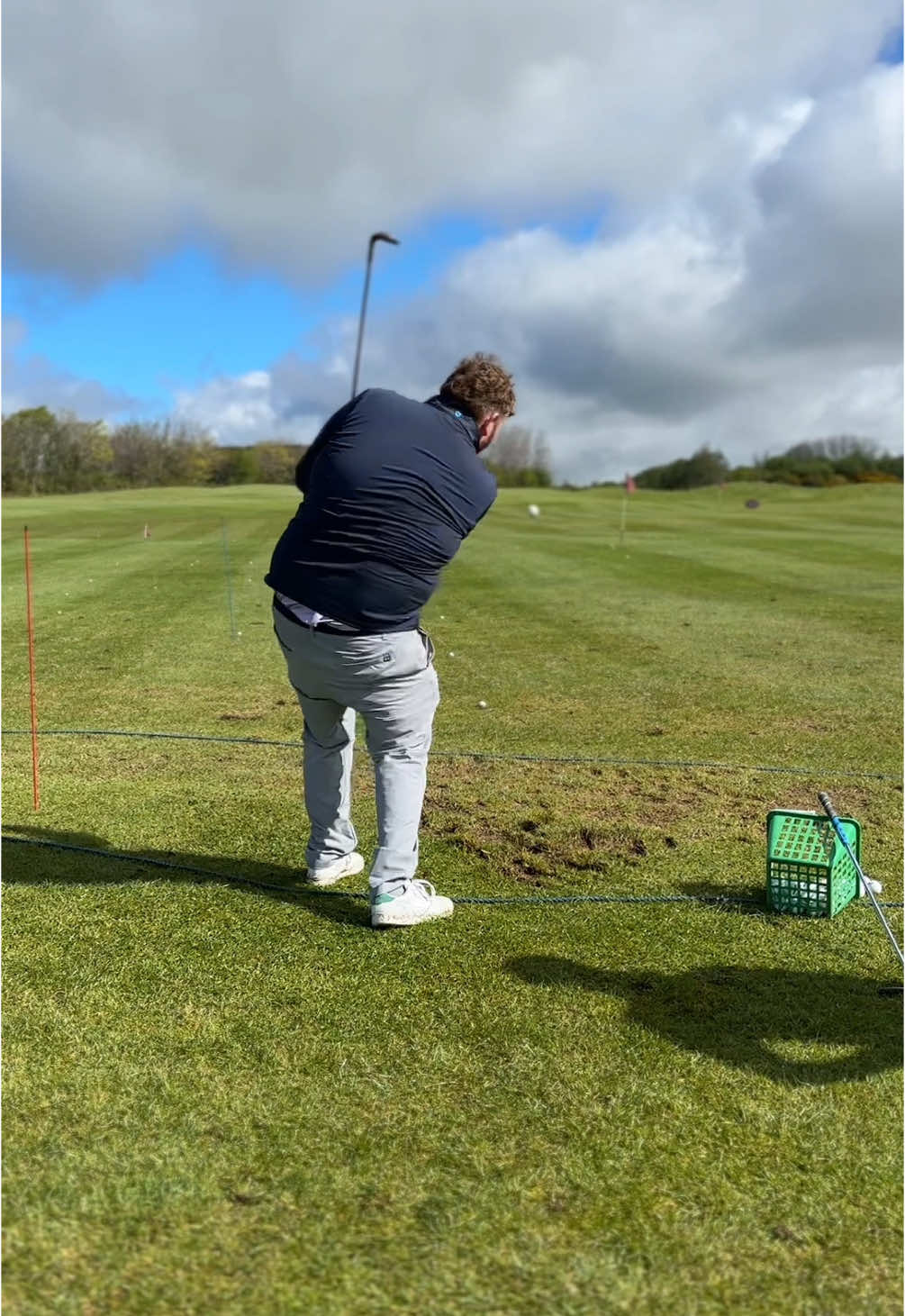 Is there a less useful shot to be able to play in golf than this? All joking aside tho practicing like this really helps my feel around the greens.  I’m convinced practicing like a 12 year old makes you better and more creative around the greens 👀 Also @Handley Golf hits it 80 past me in the air with driver but can he hit it as short as me with a wedge ….. No.  #golfcoach #plymouthgolf #golftips #golfers #golfswing #golfcoaching #golf #golf #golfer #pga #plymouthgolfcoaching #flopshot #megaflop #longestdrive #chipping