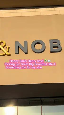 Happy Em Hen day! ✨📖💛💕  @Barnes & Noble  #emilyhenry #greatbigbeautifullife #BookTok #barnesandnoble #haul #harrypotter #hogwarts #hogwartslegacy #hufflepuff 