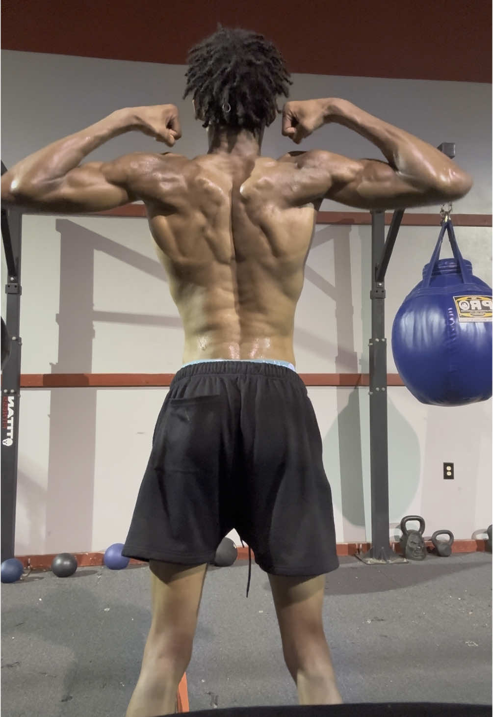 One skrong skeleton🌑#tillimthegreatest #fypシ #foryoupage #boxing #gladiator #training #fyp #thereckoning #viral #run 