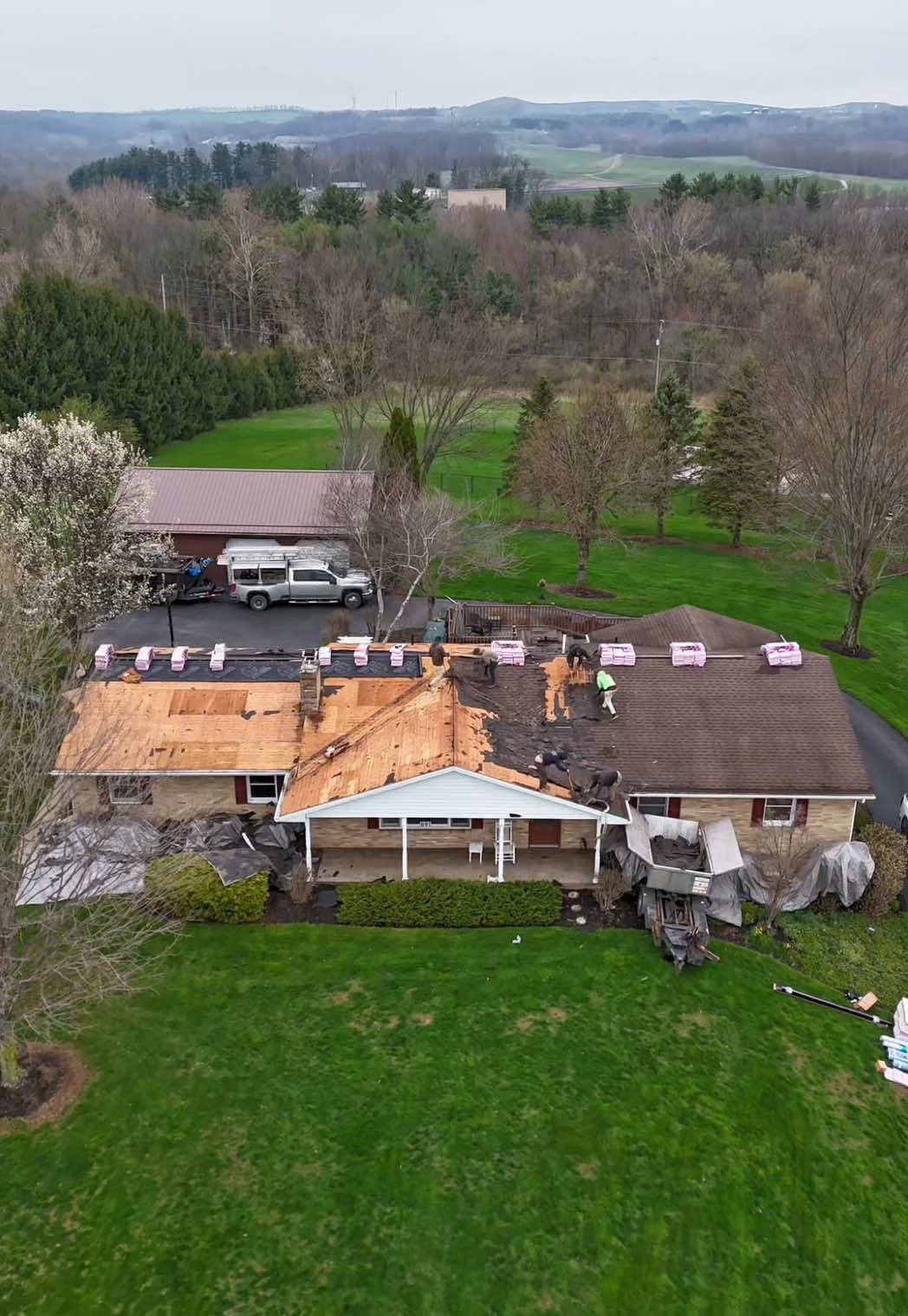 Bolivar, Ohio roof replacement from above. 2 layer tear off. Installed black Sable, Owens Corning duration shingles. #PineRidgeRoofing #BolivarOhio #OhioRoofer #WeFixRoofs #Hyperlapse #BirdEyeView #NortheastOhioRoofer #LocalRoofingCompany