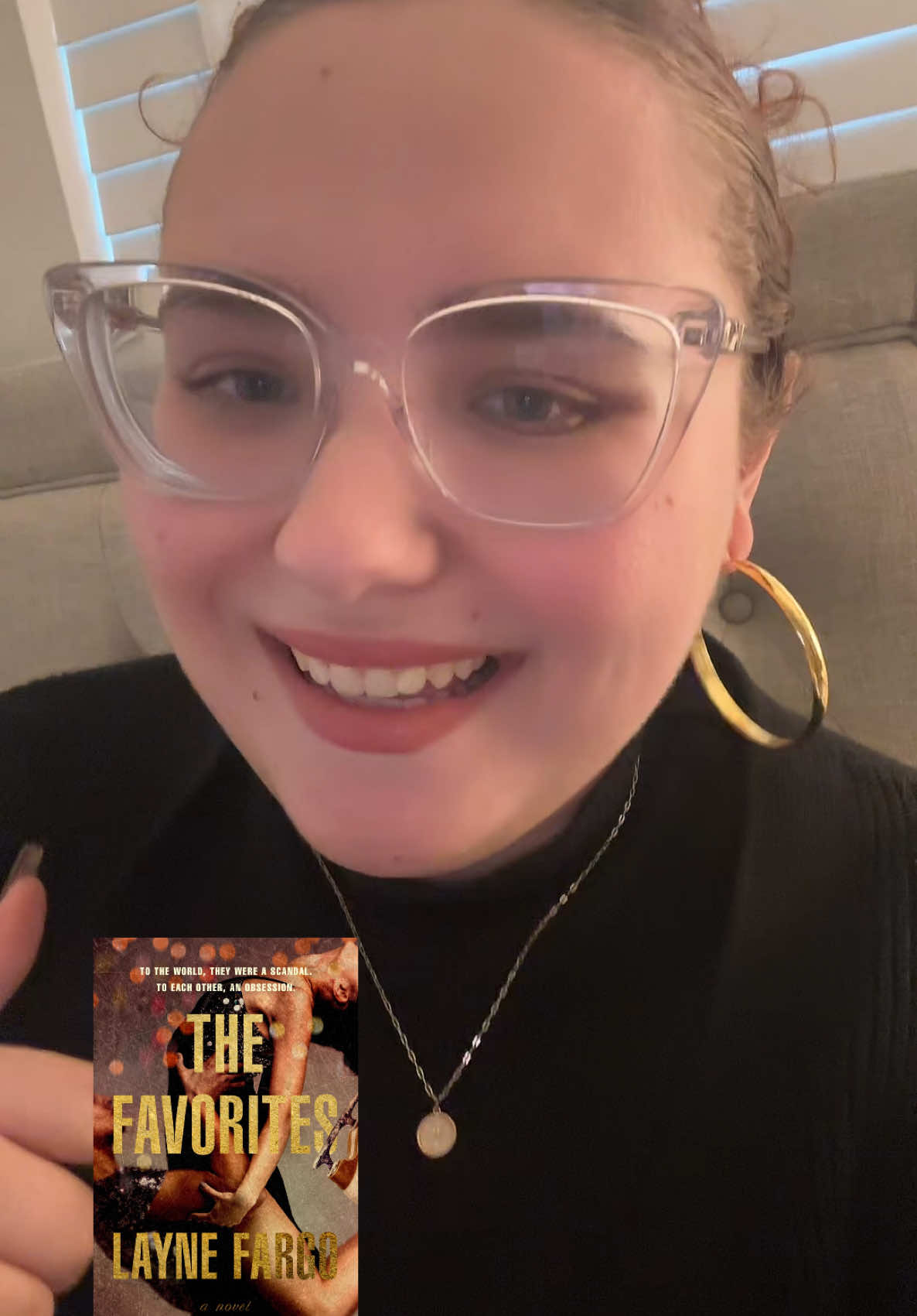 The Favorites will have you on the edge of your seat, which is great if you don’t have an anxiety disorder and just gotten your heart ripped out by Kristin Hannah !! #BookTok #thefavorites #laynefargo #anxiety #anxietypsa #audiobook #drama #worldbookday #bookrecs #icedancing #figureskating #kristinhannah #booktokfyp #booktokgirlies #nightroad #rollercoaster #rollercoasterofemotions 