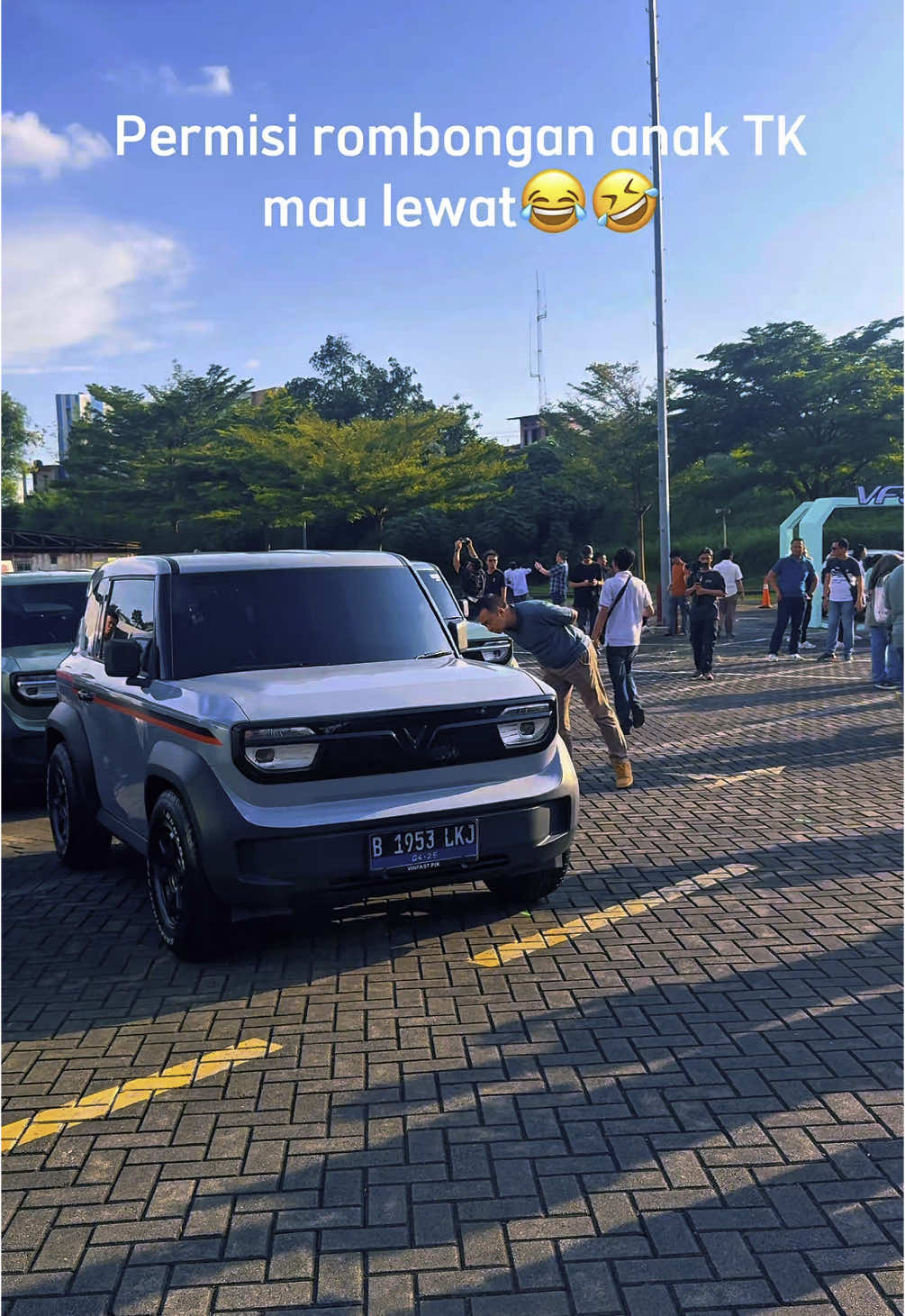 Permisi mobil mobilan mau lewat dulu #vf3 #vinfast #vinfastindonesia #mobilkalcer  #modified #modifikasi #modify #modifmobil 