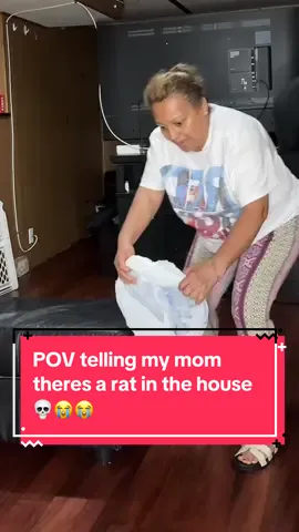She really got scared 💀😭 #fy #fyp #f #fypシ #fypage #fypシ゚viral #foryou #funny #viral #xyzbca #parati #trending #trend #jajaja #lol #joke #tiktok #hispanics #hispanicsbelike #prank #meme #challenge 
