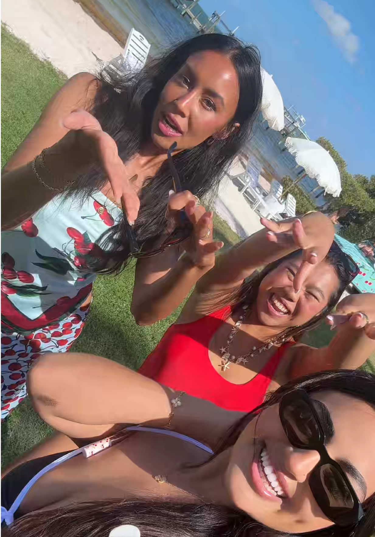 @Mei Mei and @Litia Garr are my cherry crushes 🤭🍒✨💜 @tarte cosmetics @Maureen Kelly #trippinwithtarte #girls #theaguilars 