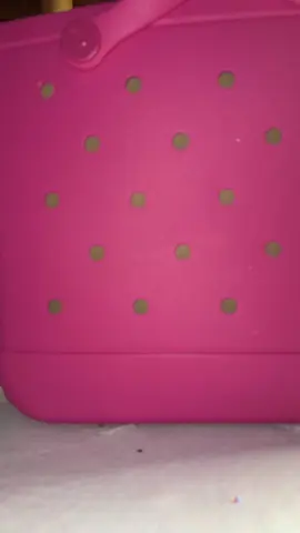 You wanna know what’s free ??  Another bag buss downnnnn and I have a few more coming 🤞🏾👏🏾 (Please keep in mind when ordering the larger bags such as the Orgibak and baby size  it does take a little longer than normal so if you do need it done by a certain date let me know prettt please and thank you) IG: customsbynia.larenbackup 😘