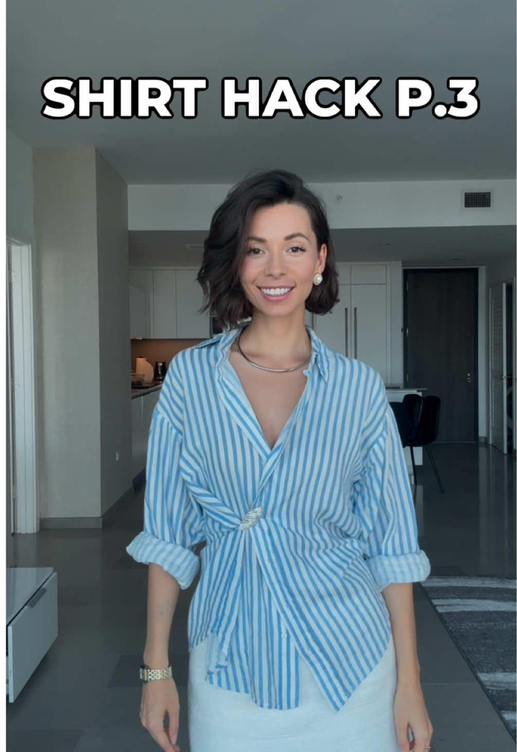 How to make an oversized shirt more fitted #shirt #styling 
