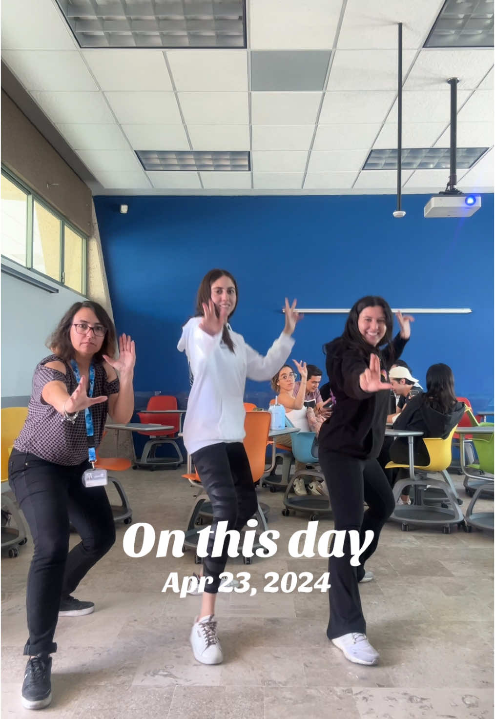 #onthisday un throwback en el aula  @Maria de la Torre  #extrañoprepa