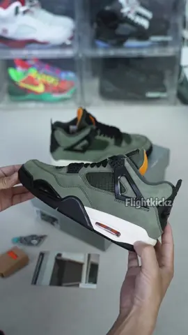 Don’t be misled by public opinion! We deliver by air! And just look at the details, does it have a sense of cheapness??? 😭 #sneakers #fypage #sneakerhead #linkonmybio #sneakerunboxing #snkrunboxing #jordan #jordan23🏀 #jordan4 #jordan4s #jordan4undefeated #jordan4sneakers #jumpman23 #tarrifts 