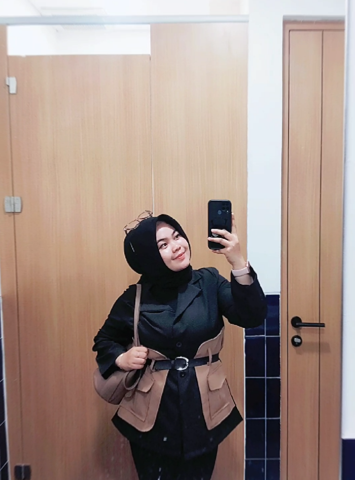 Wajib Outfit Cekkk terus tiap Ngantorr 😚 #outfit #fypage #fyppppppppppppppppppppppp #masukberanda #affiliatetiktok #viraltiktok #fypシ゚ #OOTD #spilloutfit #CapCut 