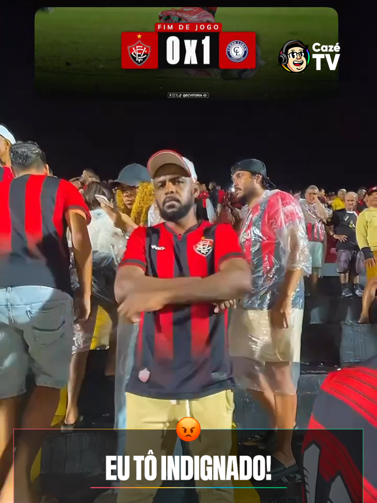 FICOU NA BRONCA! 🤬🦁 A reação do @obinaoficial0 traduz o sentimento do torcedor com essa derrota em casa no Barradão! 😬👀 #NocheDeCopa #SulAmericana #clubistascazétv #Vitória #Original #tiktokesportes