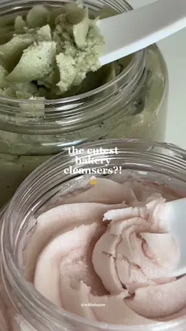 the cutest bakery themed cleansers 🧁 I love love love the texture of these and how soft & buttery they feel on the skin ✨  thank you @WHIPPED for sending me these 💓 #whipped #whippedcleanser #kbeautyskincare #skincare #cleansers #skincarereview 