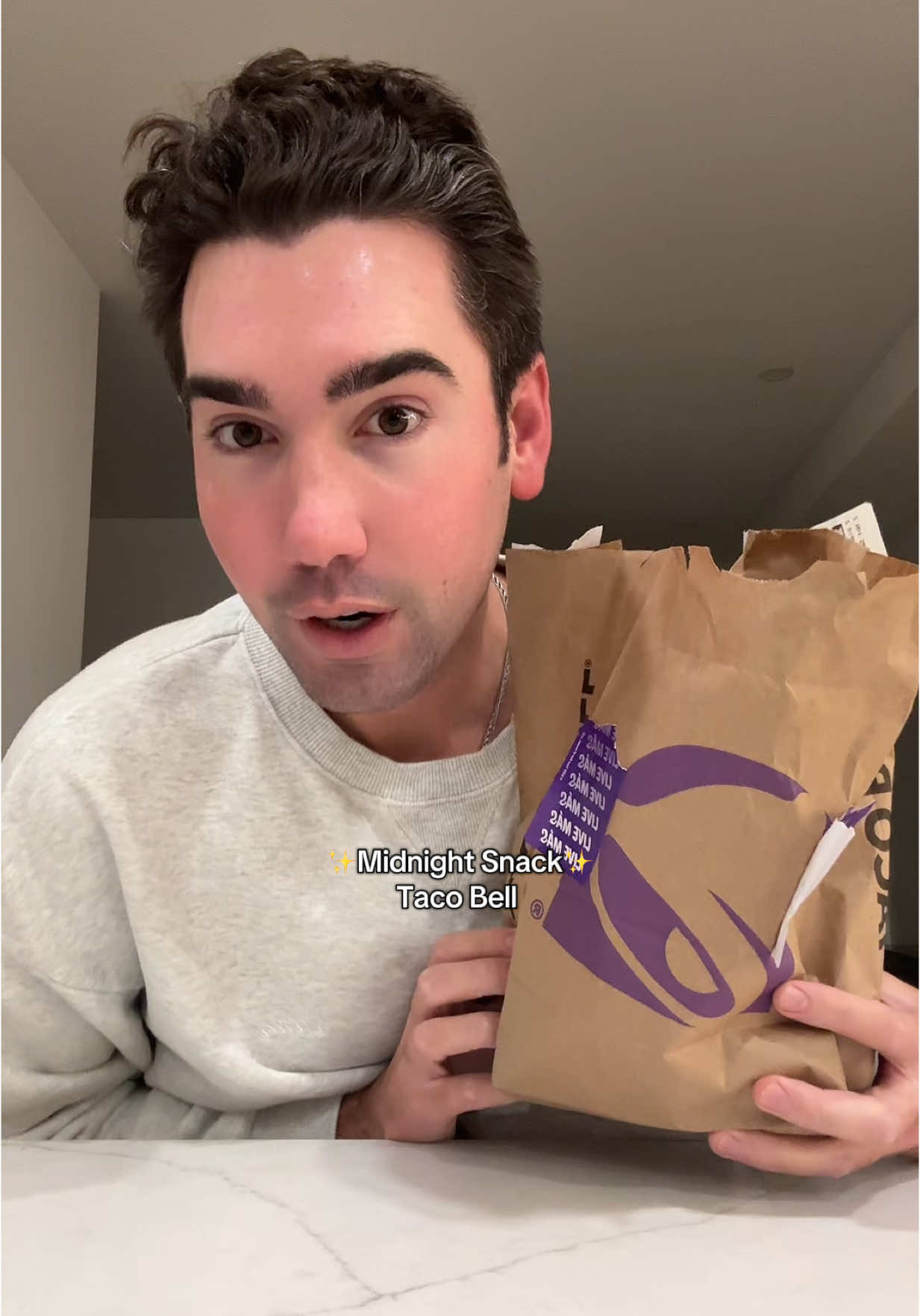 Taco Bell for dessert 💕🥰🤸 #midnightsnack #tacobell #eatingshow #mukbang #eatwithme 