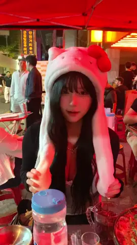 먹을 시간이야  #douyin #douyin抖音 #fypp #hairstyle #chinesegirl #chinesegirls #couple #weibo #cutegirlsvideo #foryoupagе #trend #xiiiaoyu 