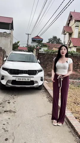 Chính chủ cần thanh khoản lô đất đẹp Phú Hạ Minh Phú Sóc Sơn. DT 76m² full thổ cư. Cách trường học cấp 1 - 2 - 3 khoảng 500m. Cách trục chính liên thôn Phú Hạ 50m. Đường thông tứ phía. Cách Vành Đai 4 khoảng 600m. Cách khu công nghiệp sạch Tân Dân khoảng 1km. - Cách đường Quốc Lộ 35 khoảng 400m. - Cách sân bay Nội Bài 8km. Dân cư đông đúc văn minh tiềm năng tăng giá cao. Mời Quý nhà đầu tư xuống cọc nhanh kẻo lỡ cơ hội có 102 này.#bdssocson #nhadatsocson #bds #socson 