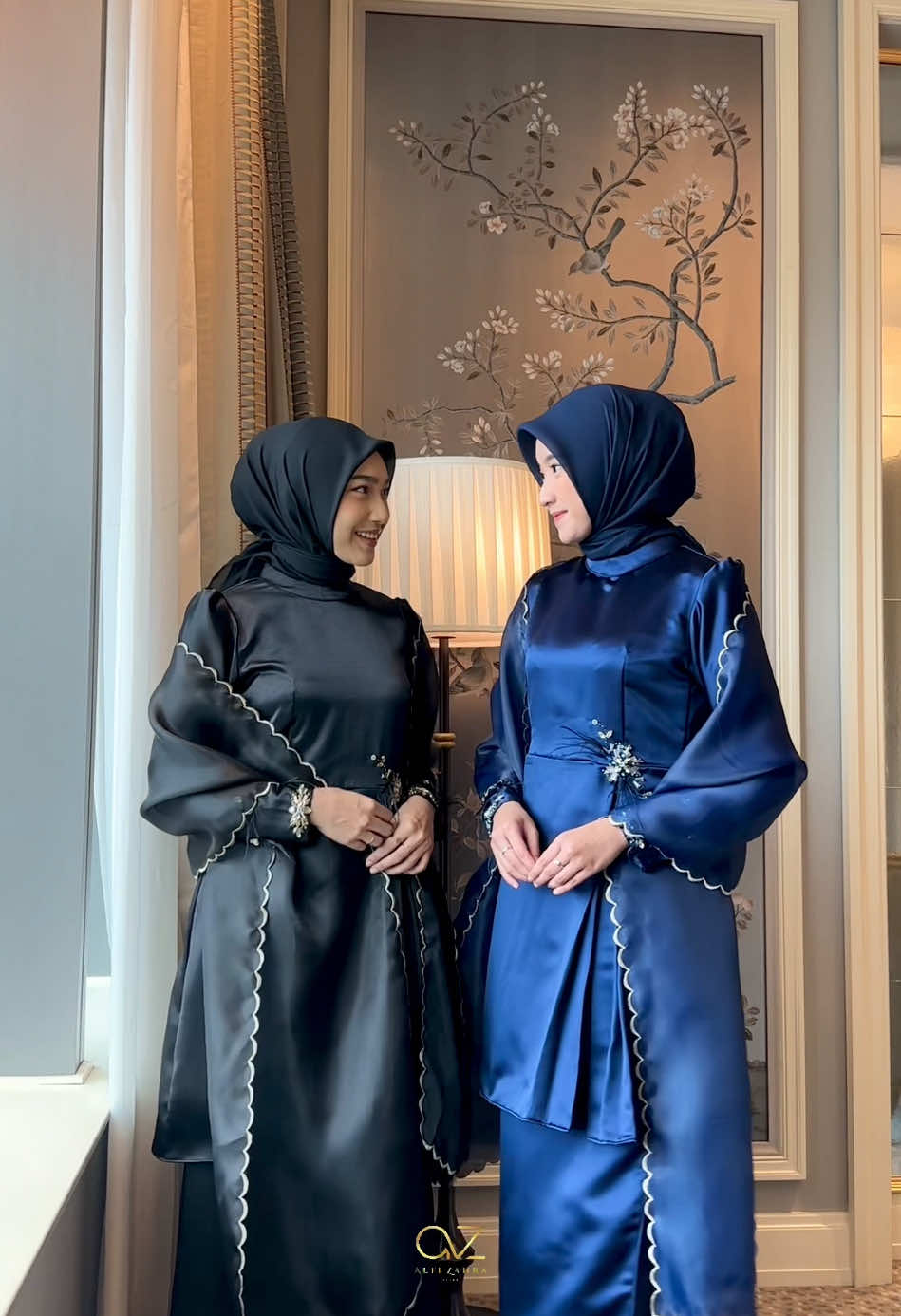 seroja tunik dengan warna bold, kamu tim black atau navy nih???🥰😍 open po : 24 april 2025 pukul : 20.00 wib pengiriman: 26 mei 2025 info harga: 1. seroja tunik harga mulai 295k 2. ⁠gita skirt polos  harga mulai 150k 3. ⁠embroidery organza shawl untuk katalog lengkap bisa cek di @alfizahrahijab_katalog ‼️WARNING PENIPUAN ‼️ Nomor admin hanya WA CS 1 = 0813-9182-0052 (JATENG, DIY, SULAWESI ) CS 2 = 0821-2208-8608 (JABAR, NTT, NTB DAN DALAM NEGERI LAINNYA) CS 3 = 0821-2208-8609 (MALAYSIA, SINGAPORE, FOR ANY COUNTRIES) CS 4 = 0823-2421-1470 (SUMATERA, JATIM)  CS 5 = 0858-2028-0845 (JAKARTA, BANTEN, KALIMANTAN) dan rekening hanya BCA atas nama @anikzahrotussajida 🌸CARA ORDER WEB 🌸 Pada saat jadwal Open Po serentak Web ( alfizahrahijab.com) akan dibuka, jadi temen2 bisa langsung order dan payment karena sistem web  akan langsung mendapatkan invoice. Sementara order by WA biasanya ± 4hari baru dapat invoice karena CS setiap area akan membalas sesuai antrian chat yang masuk 🌸CARA ORDER WA 🌸 Kirim Format Order ke nomor WA diatas Nama: No HP: Alamat: (wajib ada kecamatan) Order:  1. Nama dress/Warna/size/Request size jika ada 2. Nama dress/Warna/size/Request size jika ada 3. Hijab segi4/pasmina kirim ke no WA cs diatas / klik link di bio